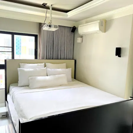 Grand Diamond Condominium
