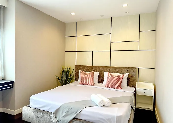 Center Next To Platinum Mall Апартаменты
