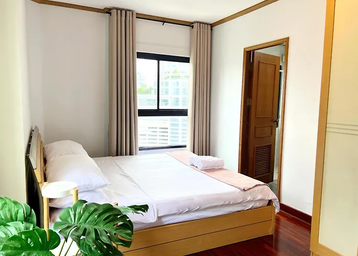 Center Next To Platinum Mall Апартаменты