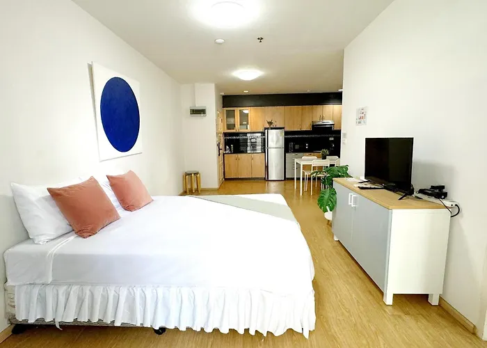 Center Next To Platinum Mall Апартаменты *
