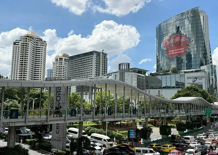 Center Next To Platinum Mall Бангкок